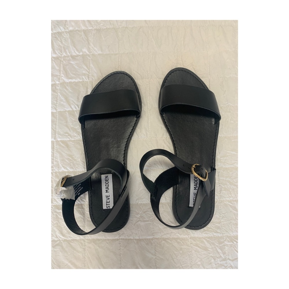 Steve Madden Donddi Black Leather Sandal